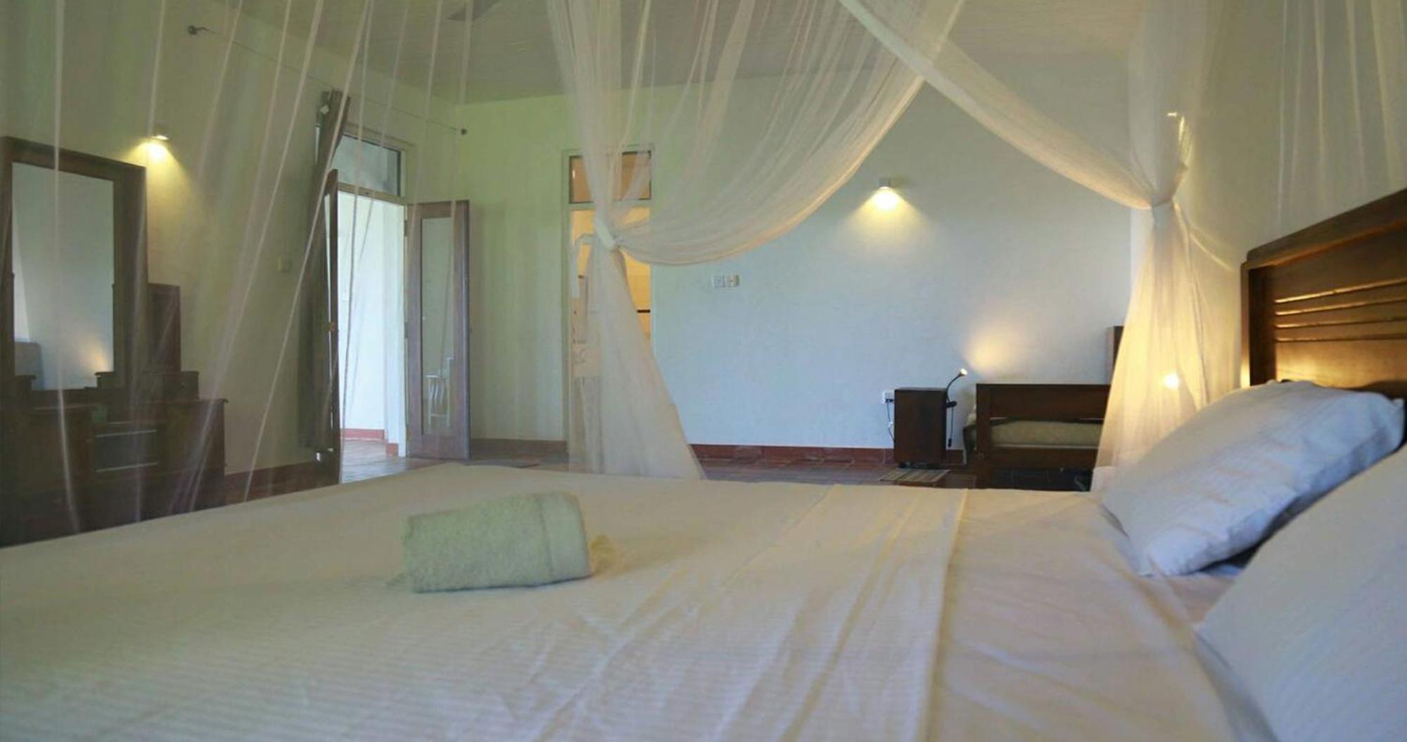 Bluewind Resort Tangalle Esterno foto