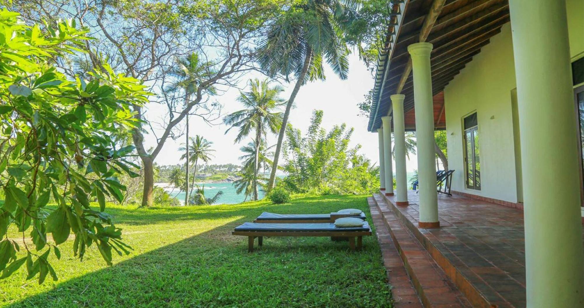 Bluewind Resort Tangalle Esterno foto